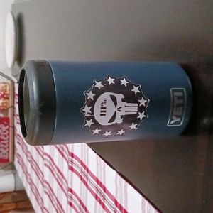 Yeti slim koozie